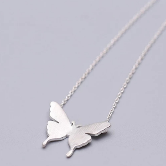 Beautiful 925 sterling silver butterfly necklace! - Picture 5 of 6